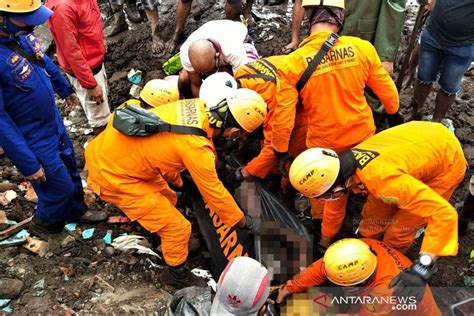 Basarnas 69 Korban Banjir Bandang Di Adonara Ditemukan Meninggal