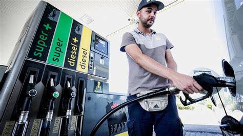 Benzina A Euro A Litro In Autostrada L Allarme Del Codacons Il