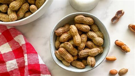 Crockpot Cajun-Boiled Peanuts Recipe