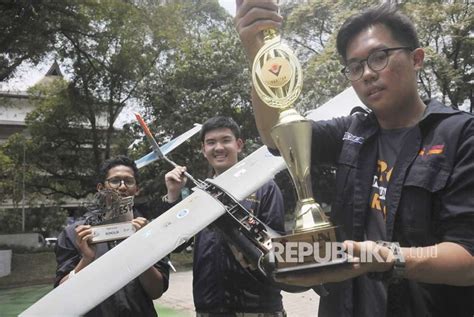 Tim Aksantara Itb Juara Robot Terbang Di Turki Republika Online