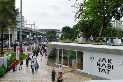 Taman Literasi Blok M Jakarta Jam Buka Tiket Masuk Review