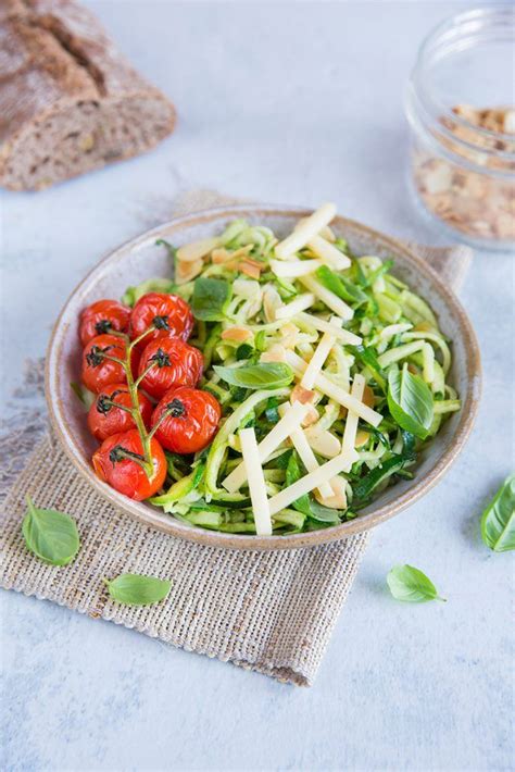 Salade De Courgette Emmental Tendre Meule Entremont A Vos Assiettes