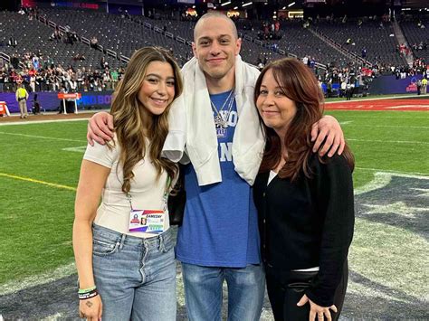 Pete Davidson S Parents All About His Mom Amy And Late Dad Scott