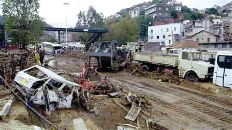 INONDATIONS MEURTRIÈRES DE BAB EL OUED EN 2001 Il y a vingt ans l