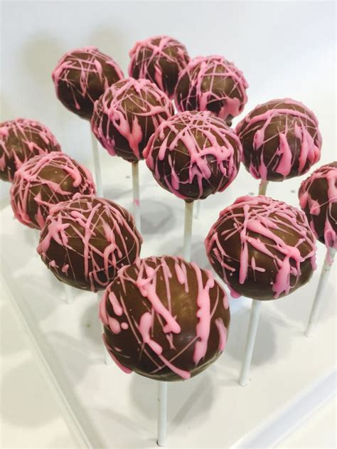 Chocolate Covered Cherry Cake Pops Cherry Cake Dipped In Chocolate Chocolate Covered