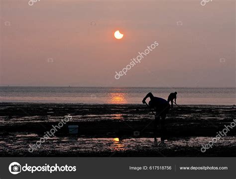 Malaysia Puncak Alam General View Shows Partial Solar Eclipse Puncak – Stock Editorial Photo ...