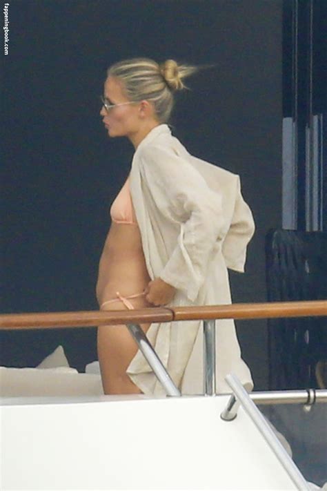 Natasha Poly Nude The Fappening Photo 1373807 FappeningBook