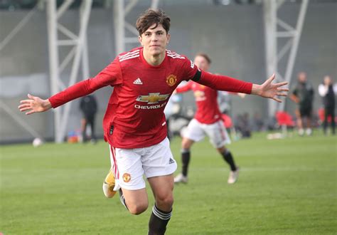 Alejandro Garnacho Signs Professional Contract With Manchester United