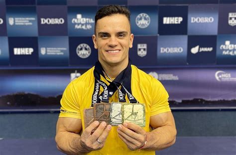 Caio Souza do Minas Tênis Clube conquista quatro medalhas na Copa do