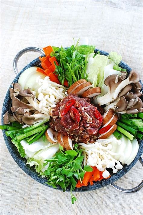 Bulgogi Jeongol (Hot Pot) - Korean Bapsang