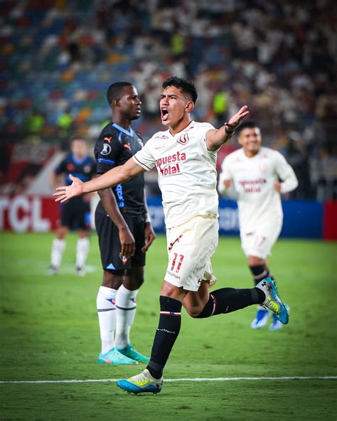 Con dos goles del Tunche Rivera la U le ganó al LDU 2 1 en estreno