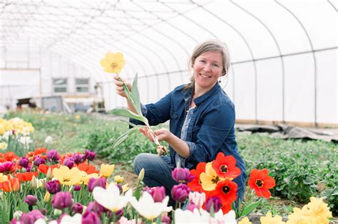 Planting Flowers for Blooms All Season Long | Almanac.com