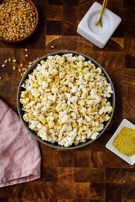 Nutritional Yeast Popcorn - I Heart Vegetables