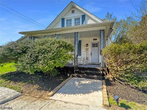 712 Main St, Little Falls, NJ 07424 - See Est. Value, Schools & More