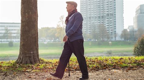 Take a walk: You’ll feel a lot better in old age - Clinical Daily News ...