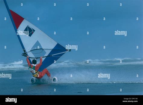 Surf Anfibio Hi Res Stock Photography And Images Alamy