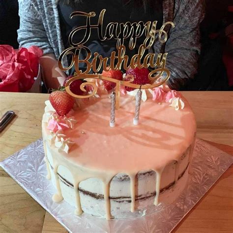 Delicious Naked Style Strawberry Shortcake With Buttercream Details