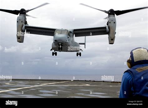 Mv B Osprey Tiltrotor Aircraft Hi Res Stock Photography And Images