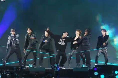 Watch: BTS Gives 1st-Ever Live Performance Of "Run BTS" At Busan Concert | Soompi