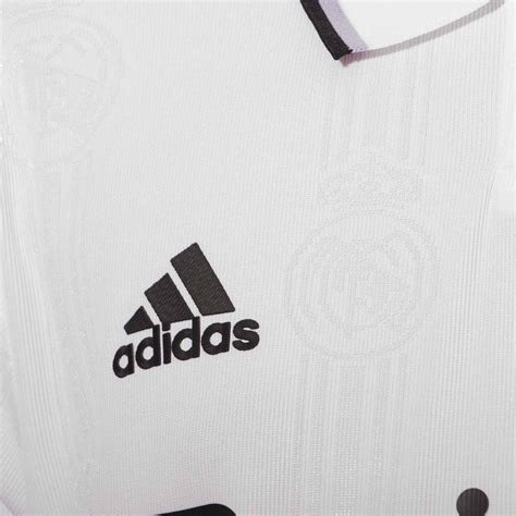 Camiseta Adidas Real Madrid 2022 2023 Authentic Blanca Futbolmania