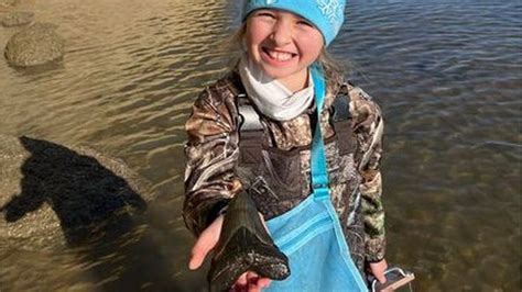 Girl Nine Finds Megalodon Shark Tooth On Maryland Beach Bbc News