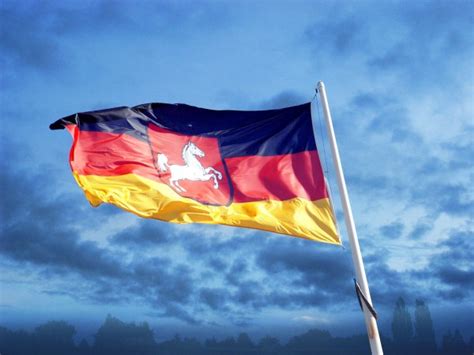 Fahne Niedersachsen Flagge Lizenzfreies Bild 1373551 Bildagentur