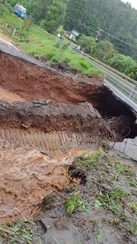 Chuva Abre Cratera Na Pista Da Sc Di Regional Portal De