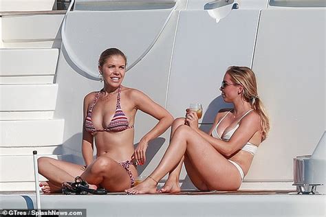 Victoria Swarovski Flaunts Her Sizzling Physique In A Striped Bikini As