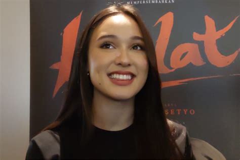 Yasmin Napper Debut Main Horor Adu Akting Dengan Ria Ricis Di Film Kiblat Republika Online