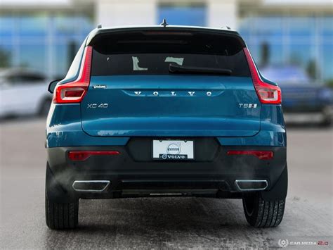 New 2020 Volvo XC40 R-Design | Be Bold w/ Bursting Blue Metallic SUV ...