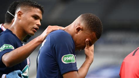 Psg Trois Semaines Darrêt Pour Kylian Mbappé Victime Dune Entorse