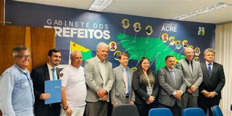 Em Brasília Organização Das Cooperativas Do Acre E Bancada Federal