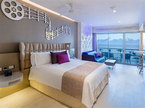 Luxury Rooms Planet Hollywood Cancun An Autograph Collection All