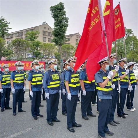 岳阳市交通运输综合行政执法支队深入开展“路政宣传月”活动 公路 货运 群众