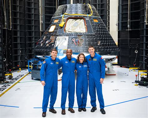 Nasas Artemis Ii Crew Meets Their Moonship Ars Technica