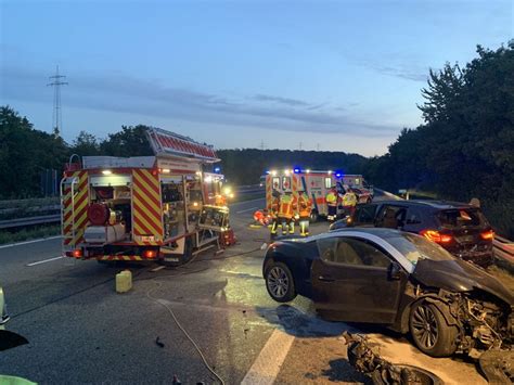 Ein Schwerer Verkehrsunfall Hat In Den Morgenstunden Zu Einer