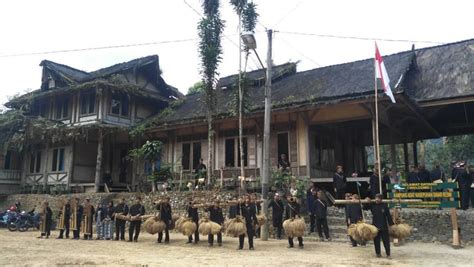 Kampung Adat Kasepuhan Ciptagelar Kampung Adat Yang Memegang Teguh