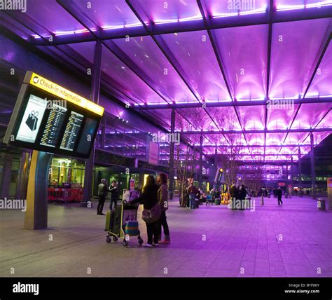 Terminal 3 High Resolution Stock Photography and Images - Alamy