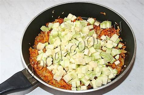 Курица тушеная в кабачковой икре, рецепт приготовления