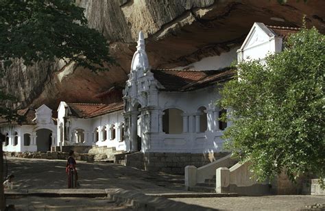 Dambulla Cave Temple Historical Facts and Pictures | The History Hub