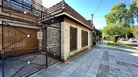 Venta Casa 60 años 5 dormitorios 258m2 con balcón Godoy Cruz 145