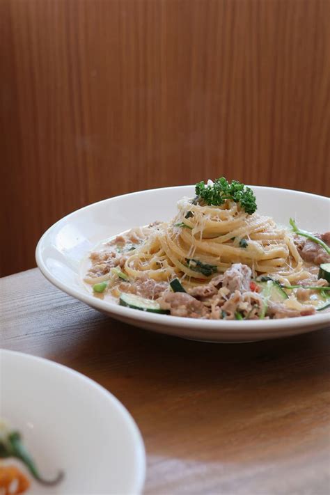 ㄩㄐ今天吃什麼？帶你們吃國父紀念館必吃日式風格餐館｜waku ⁺ Burger Pasta Cafe 美食板 Dcard