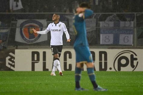 Vasco Encaminha A Contrata O Do Atacante Andr Silva Do Vit Ria De