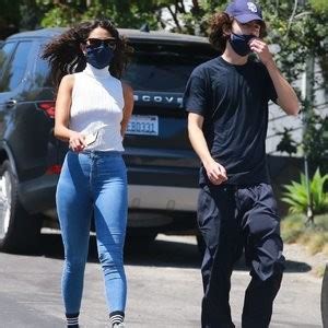 Braless Eiza Gonz Lez Timoth E Chalamet Go For A Hike In La