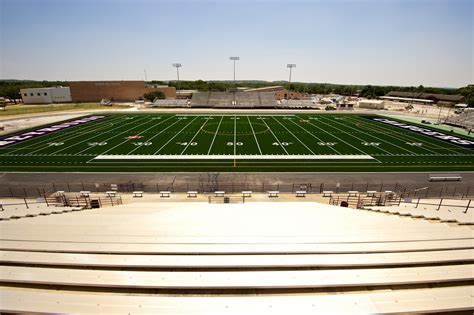 Ralph Mawyer Photographer: Boerne ISD Stadium....she be looking real good