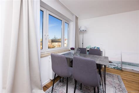 Frisch Renovierte Zimmer Wohnung Mit Ausblick Und Balkon Zum Ruhigen