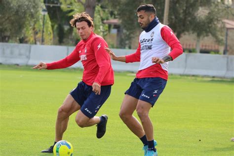 Prima Seduta In Vista Del Latina F C Crotone
