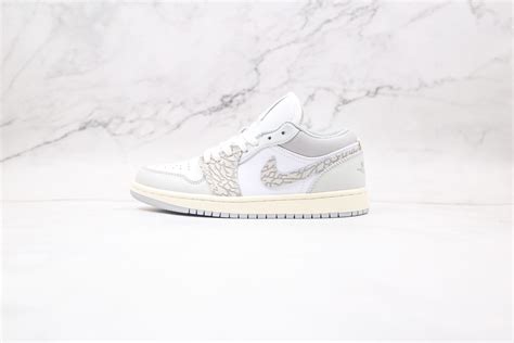 NIKE Air Jordan 1 Low PRMElephant Print DeluxeSide