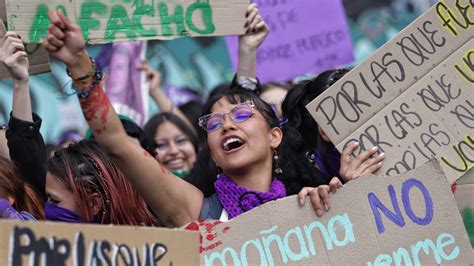 Marcha Feminista Del 8m En Bogotá Huellas De Sororidad Y Reivindicación Canal 1