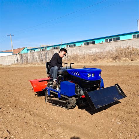 Agriculture Equipment Crawler Tractor 60HP Rotary Tiller At Factory